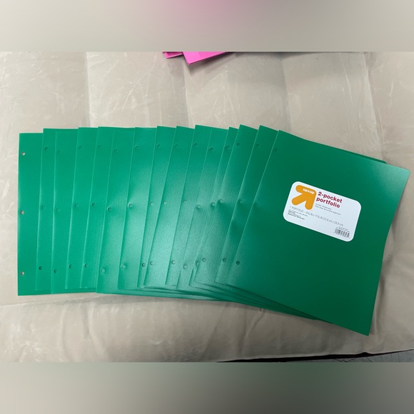 up&up 2 Pocket Plastic Folder Green - Picture 1 of 3